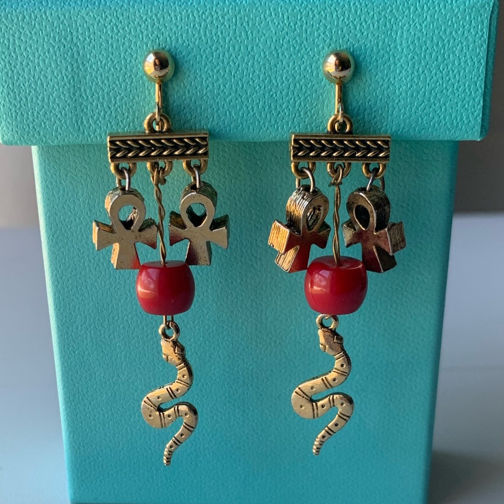 Gold Tone Egyptian Style Clip-on Earrings